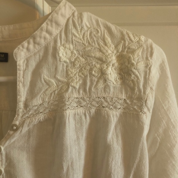 Abercrombie and Fitch Embroidered Blouse - Picture 4 of 6